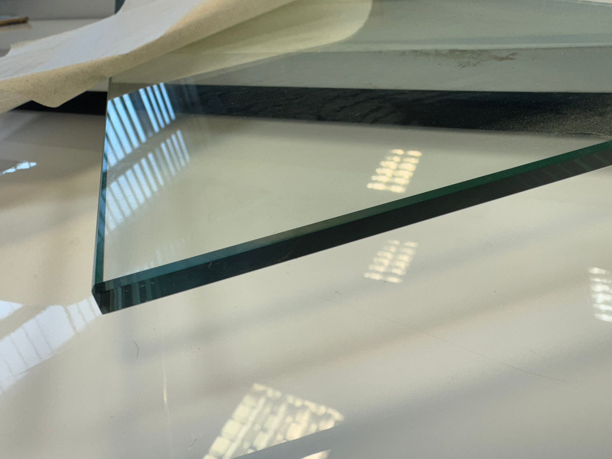Tempered Glass Shelf 1000mm x 300mm thumbnail 3